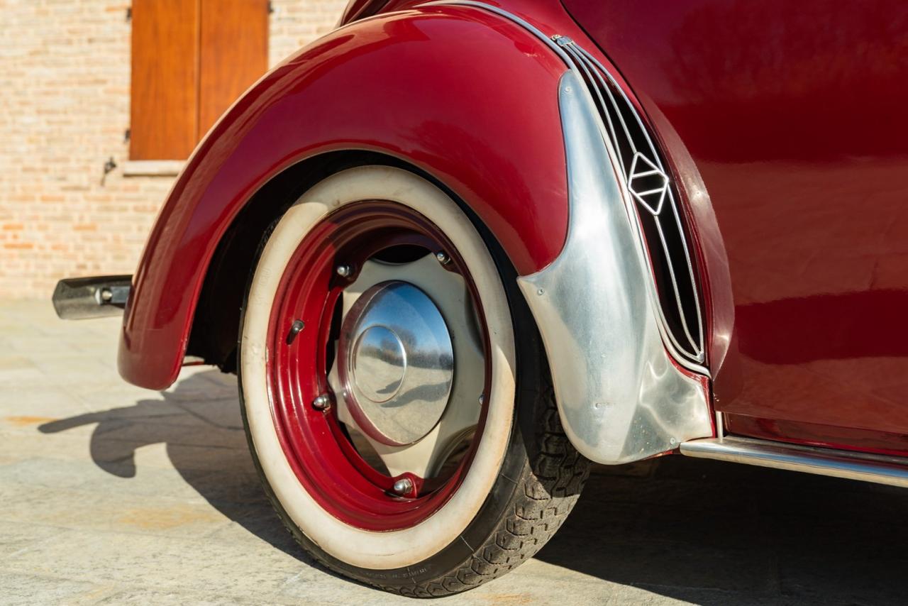 1957 Renault 4 CV D&eacute;capotable