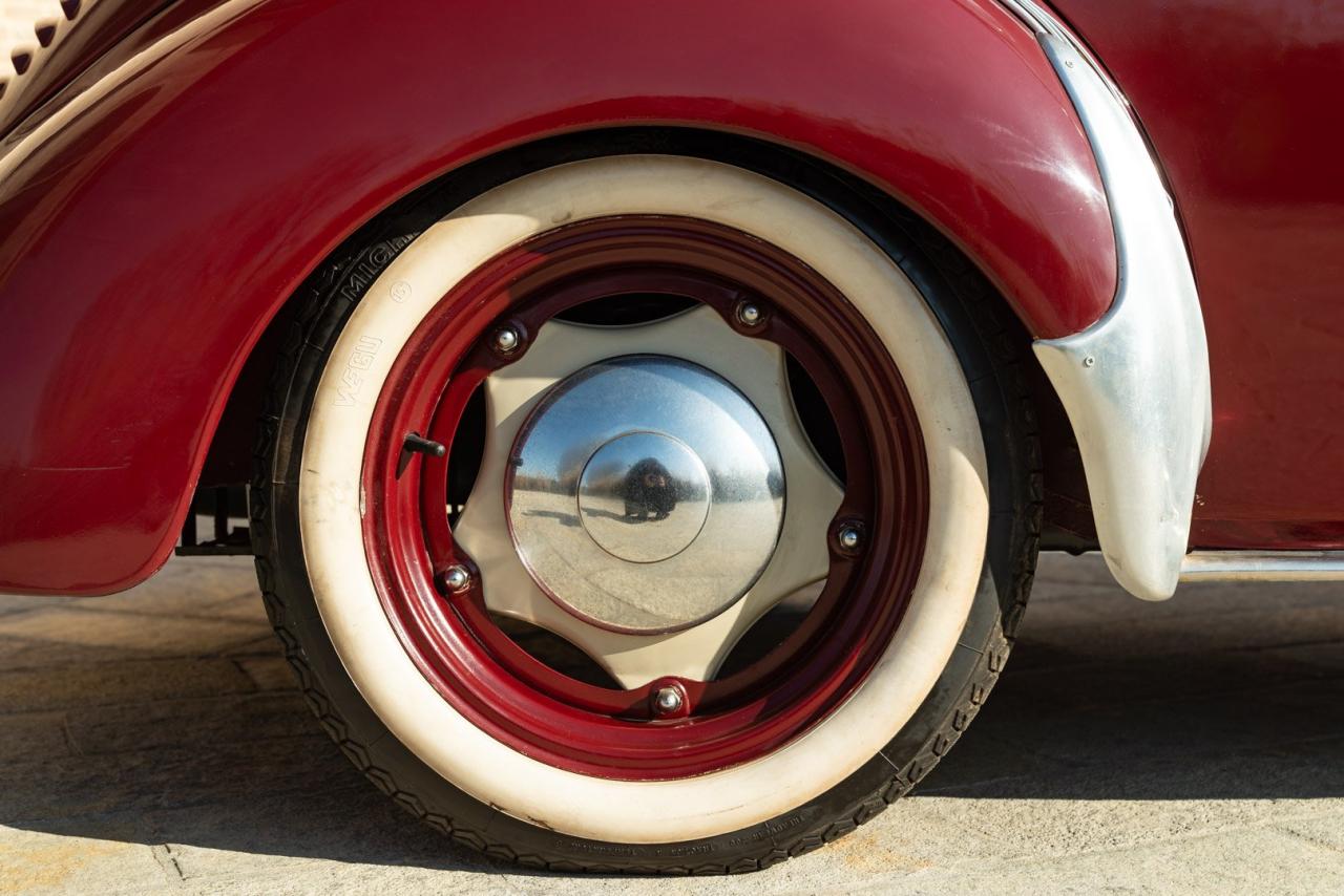 1957 Renault 4 CV D&eacute;capotable
