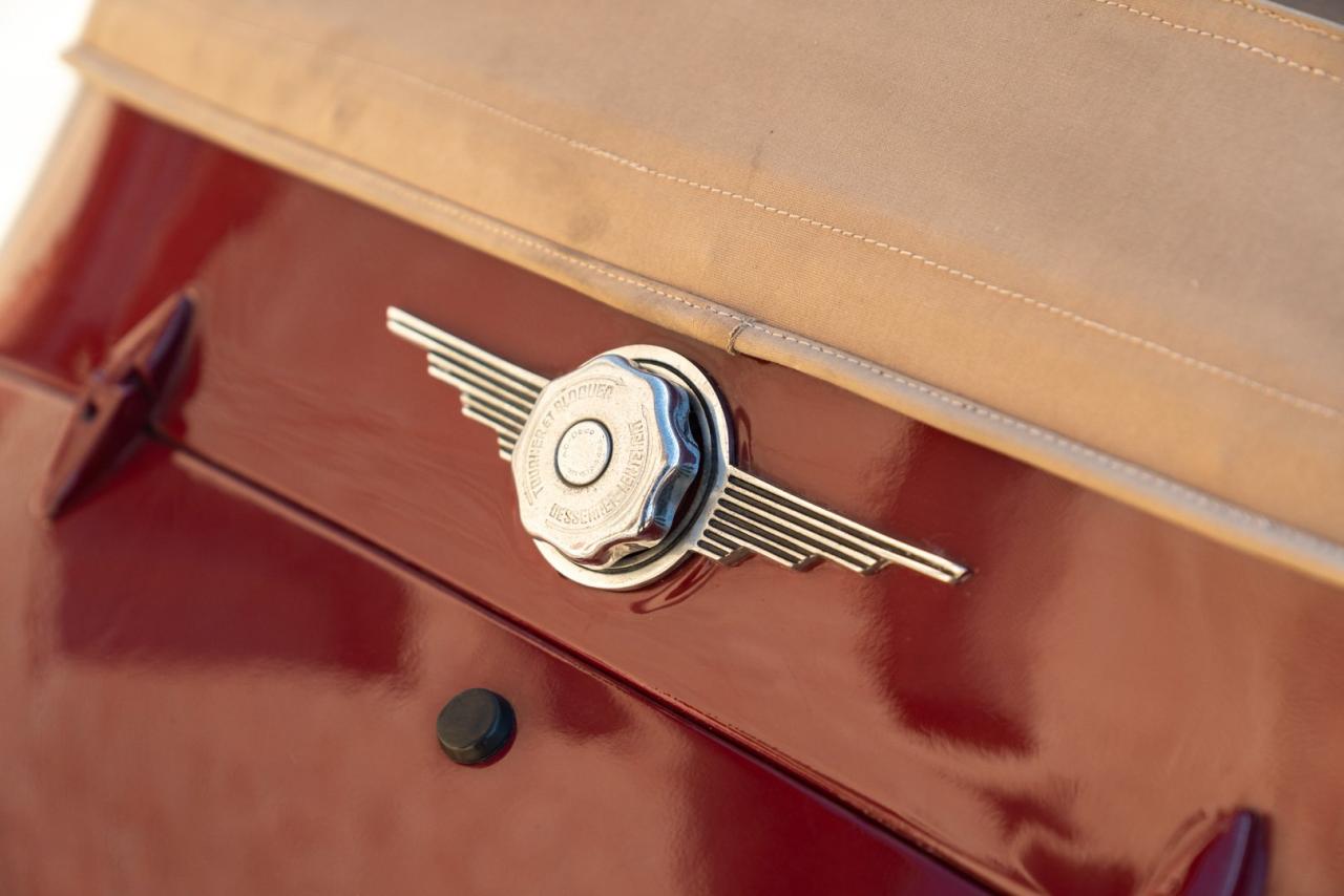 1957 Renault 4 CV D&eacute;capotable