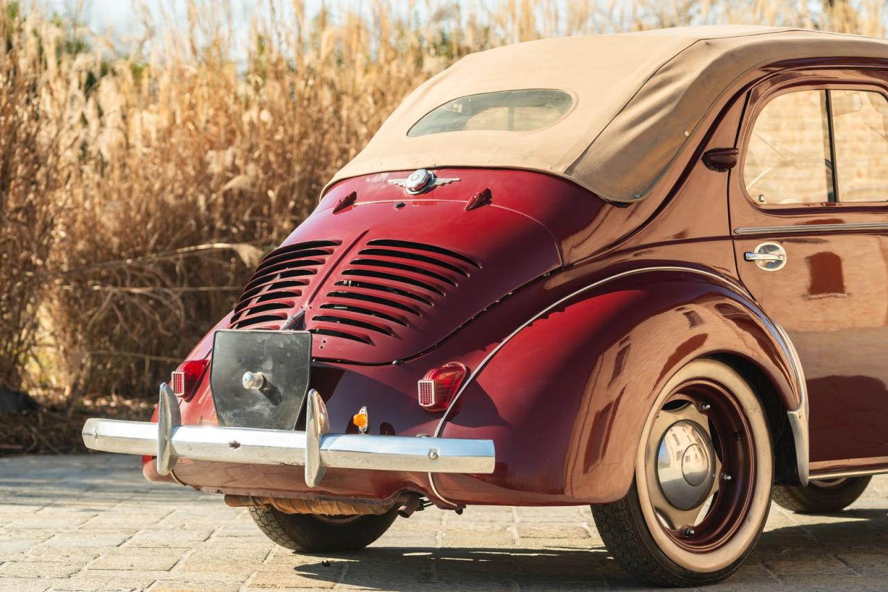 1957 Renault 4 CV D&eacute;capotable