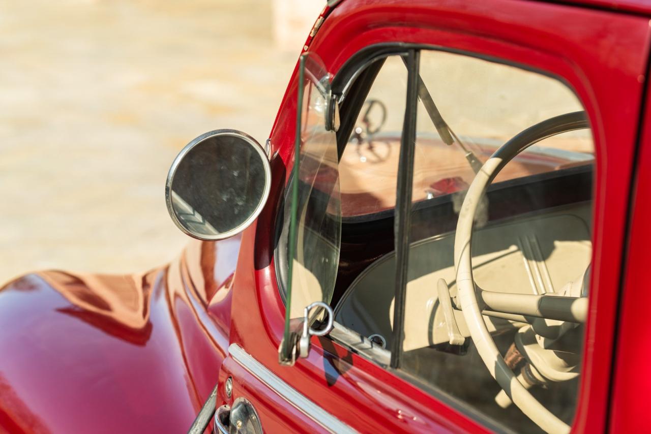 1957 Renault 4 CV D&eacute;capotable