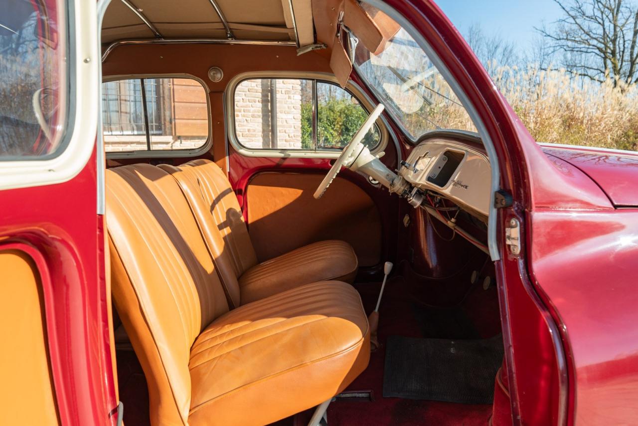 1957 Renault 4 CV D&eacute;capotable