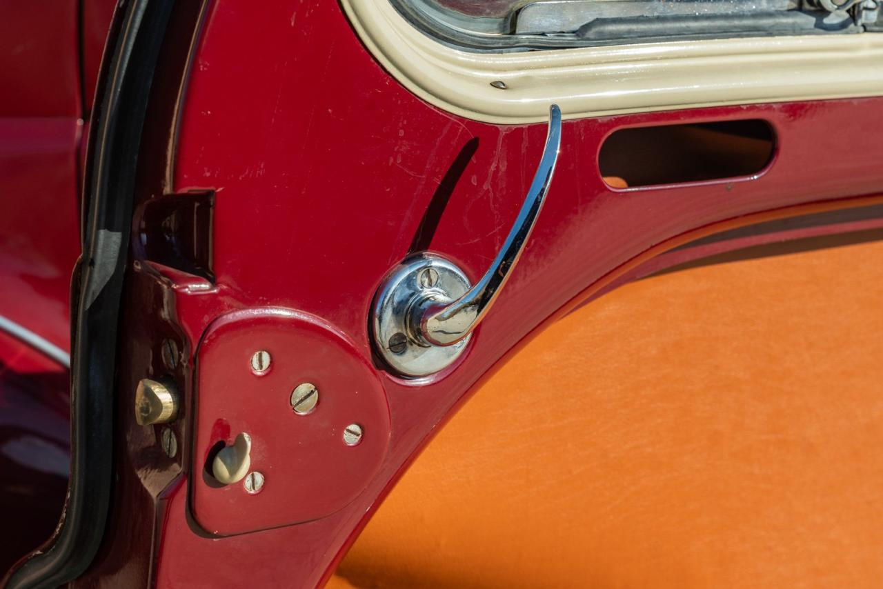 1957 Renault 4 CV D&eacute;capotable