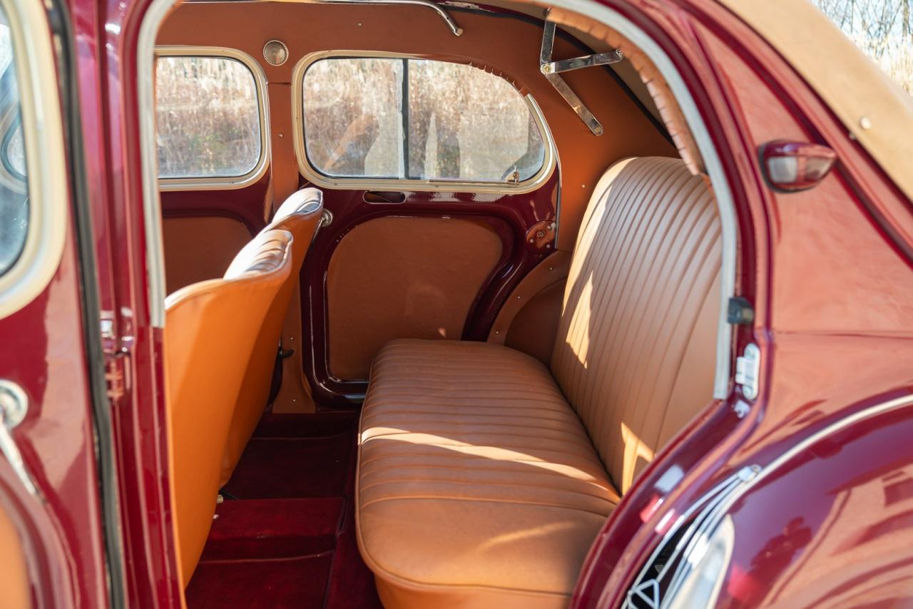 1957 Renault 4 CV D&eacute;capotable