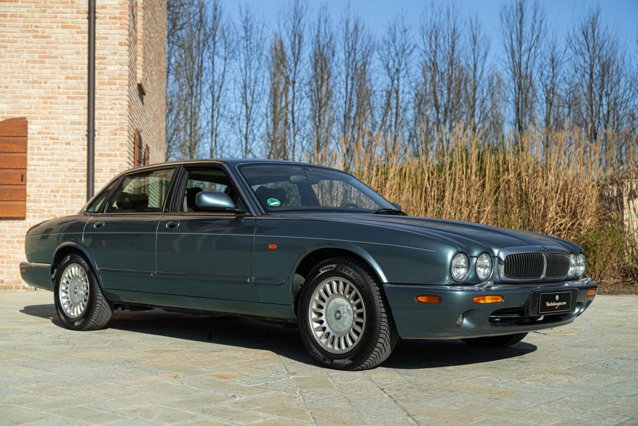 1997 Jaguar XJ8 3.2 EXECUTIVE