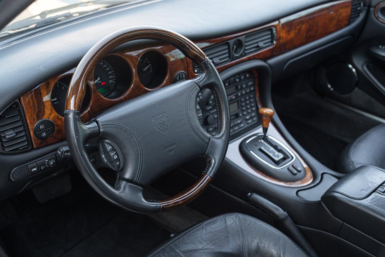 1997 Jaguar XJ8 3.2 EXECUTIVE