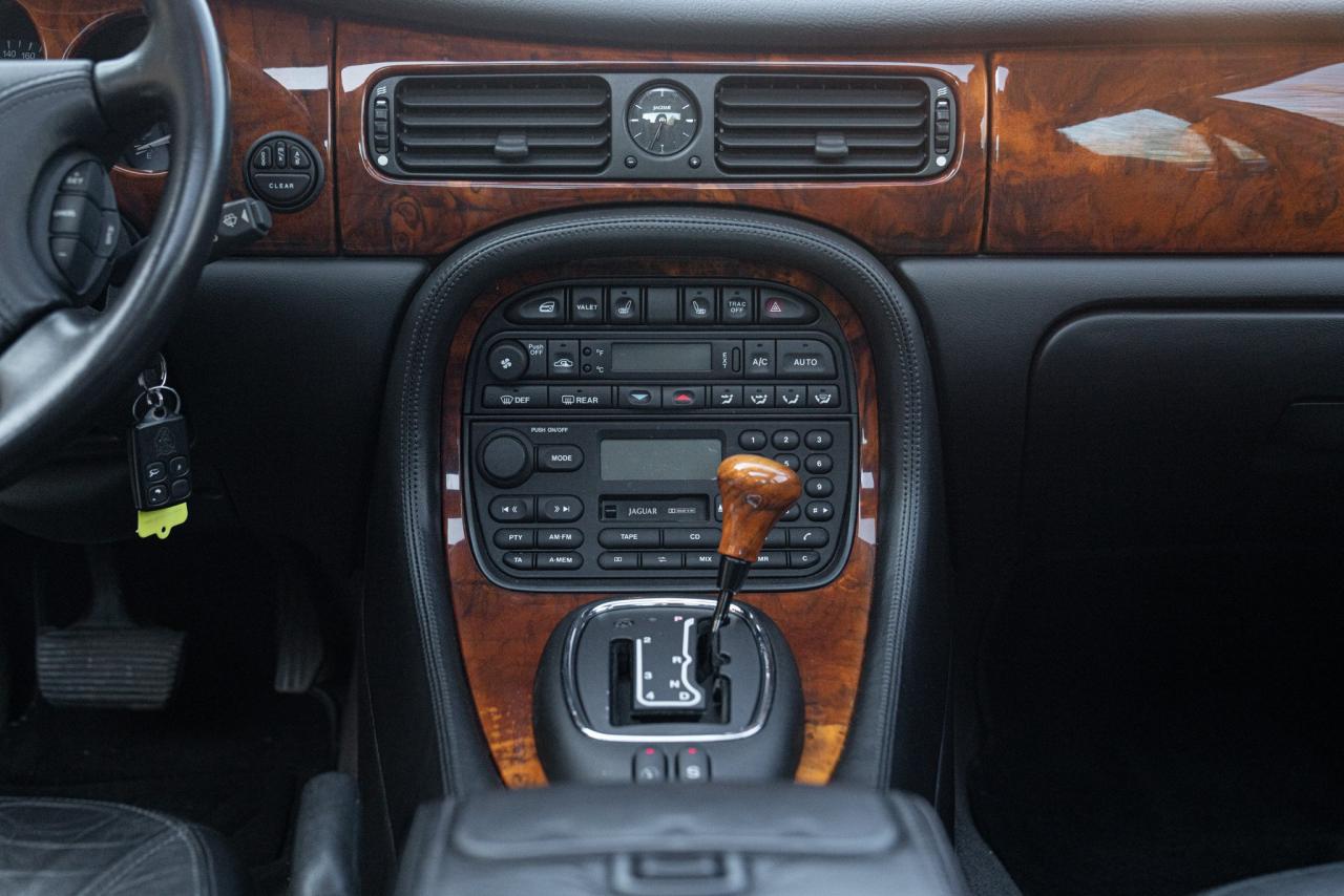 1997 Jaguar XJ8 3.2 EXECUTIVE