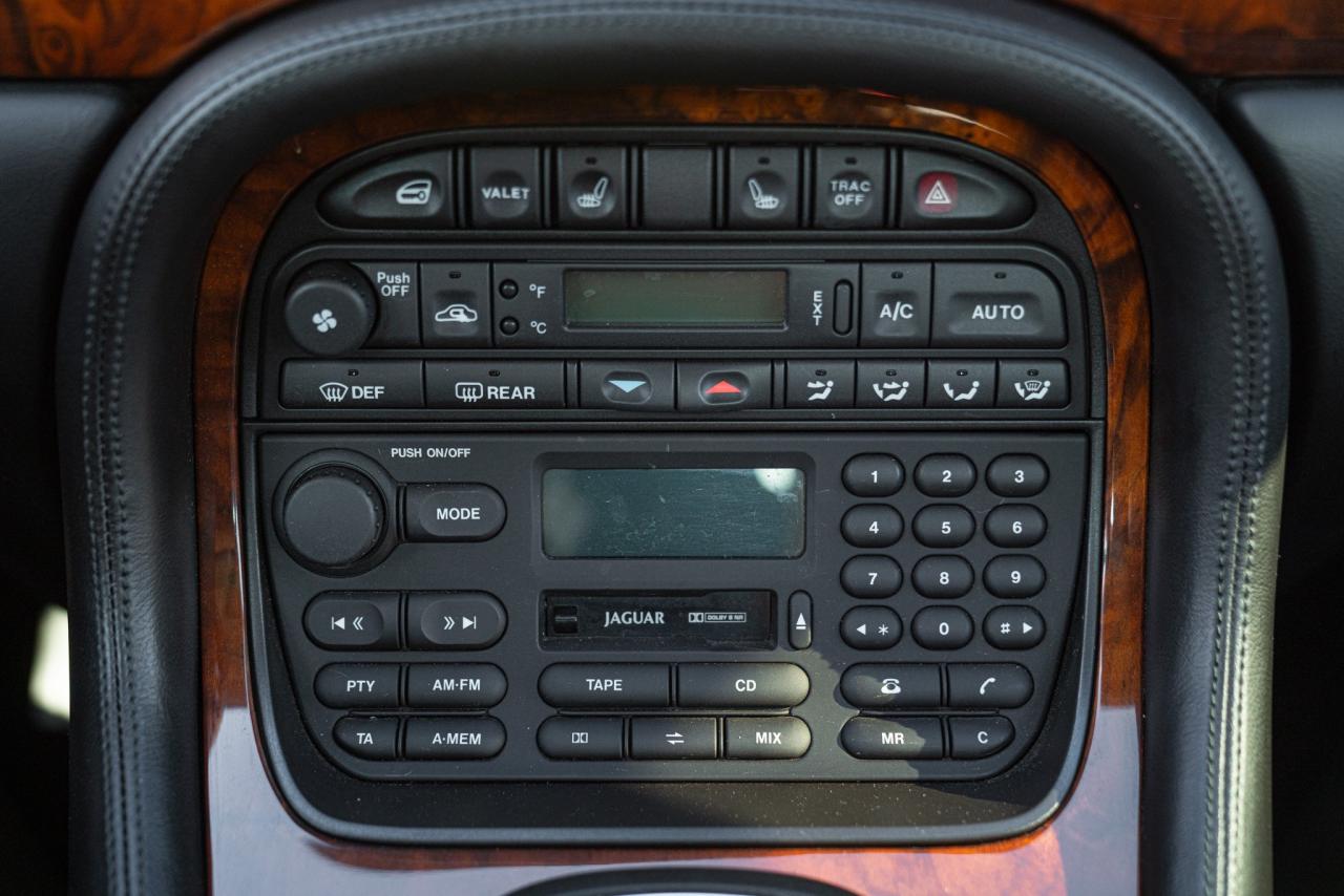 1997 Jaguar XJ8 3.2 EXECUTIVE