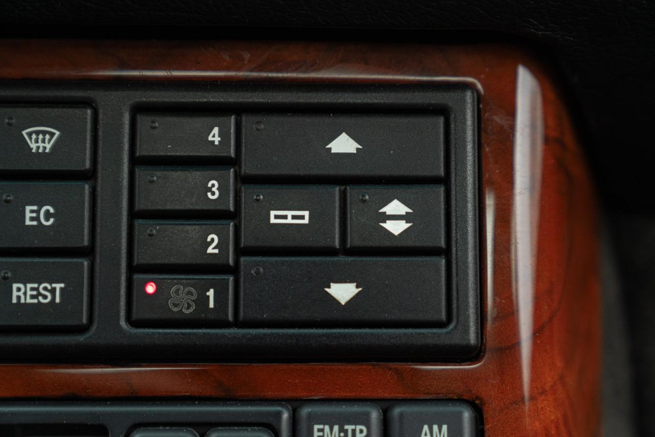 1994 Mercedes - Benz SL 600 V12