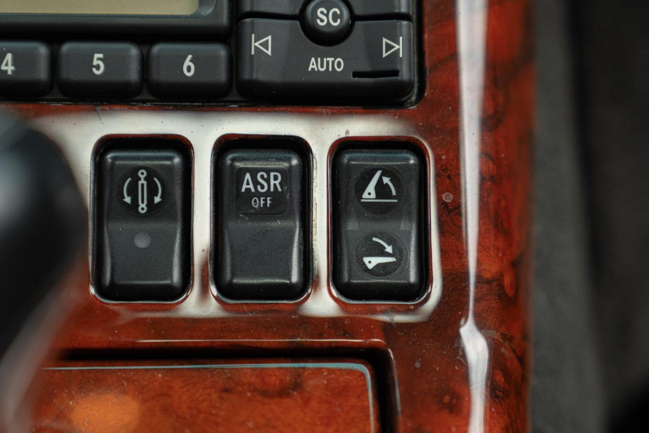 1994 Mercedes - Benz SL 600 V12