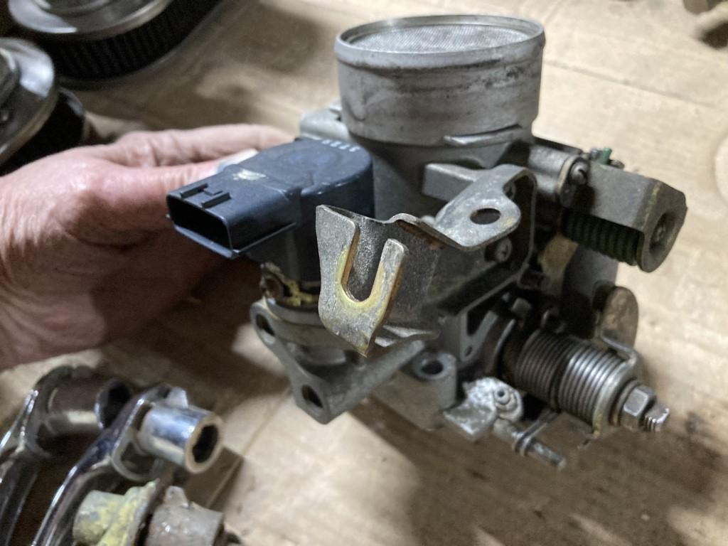 1900 several parts Carburettors