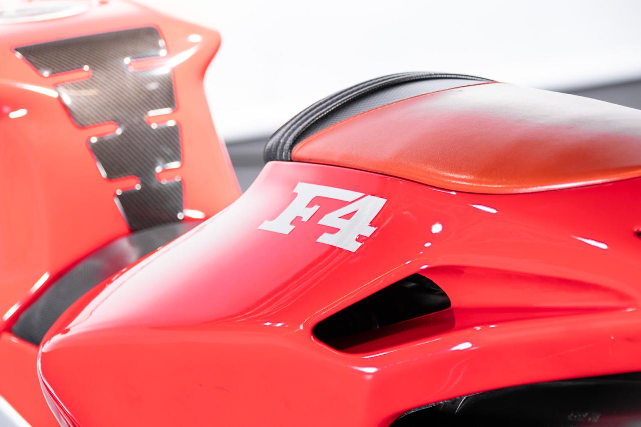 2000 MV Agusta F4 750