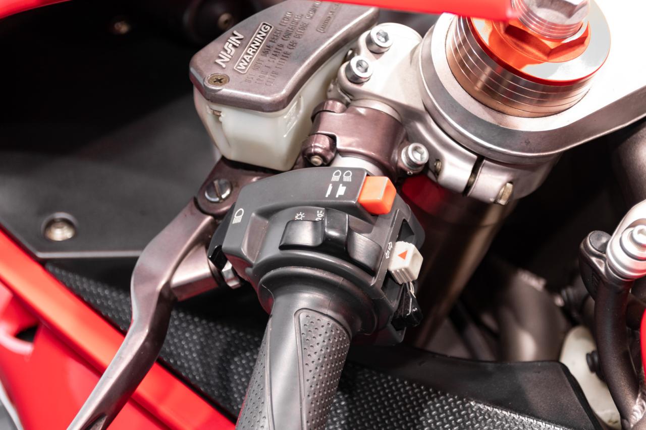 2000 MV Agusta F4 750