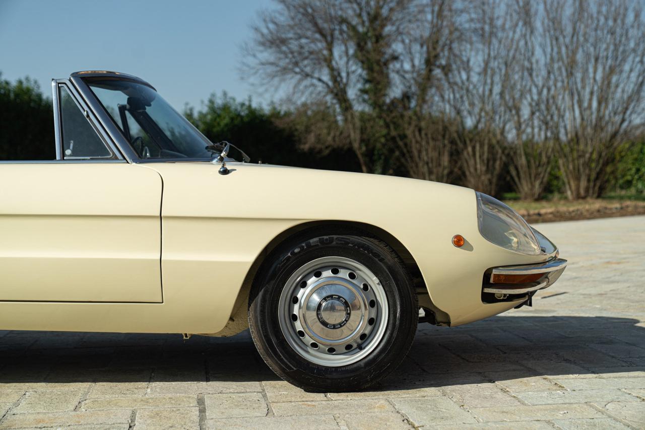 1969 Alfa Romeo SPIDER 1750 VELOCE &quot;OSSO DI SEPPIA&quot;