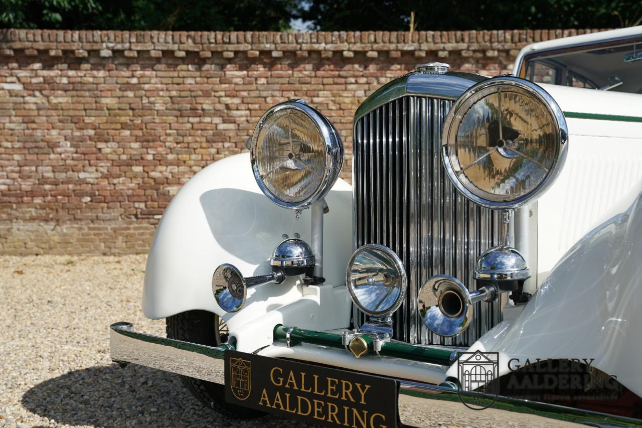 1933 Bentley 3&frac12; litre &ldquo;Streamline&rdquo; by Park Ward &amp; Co