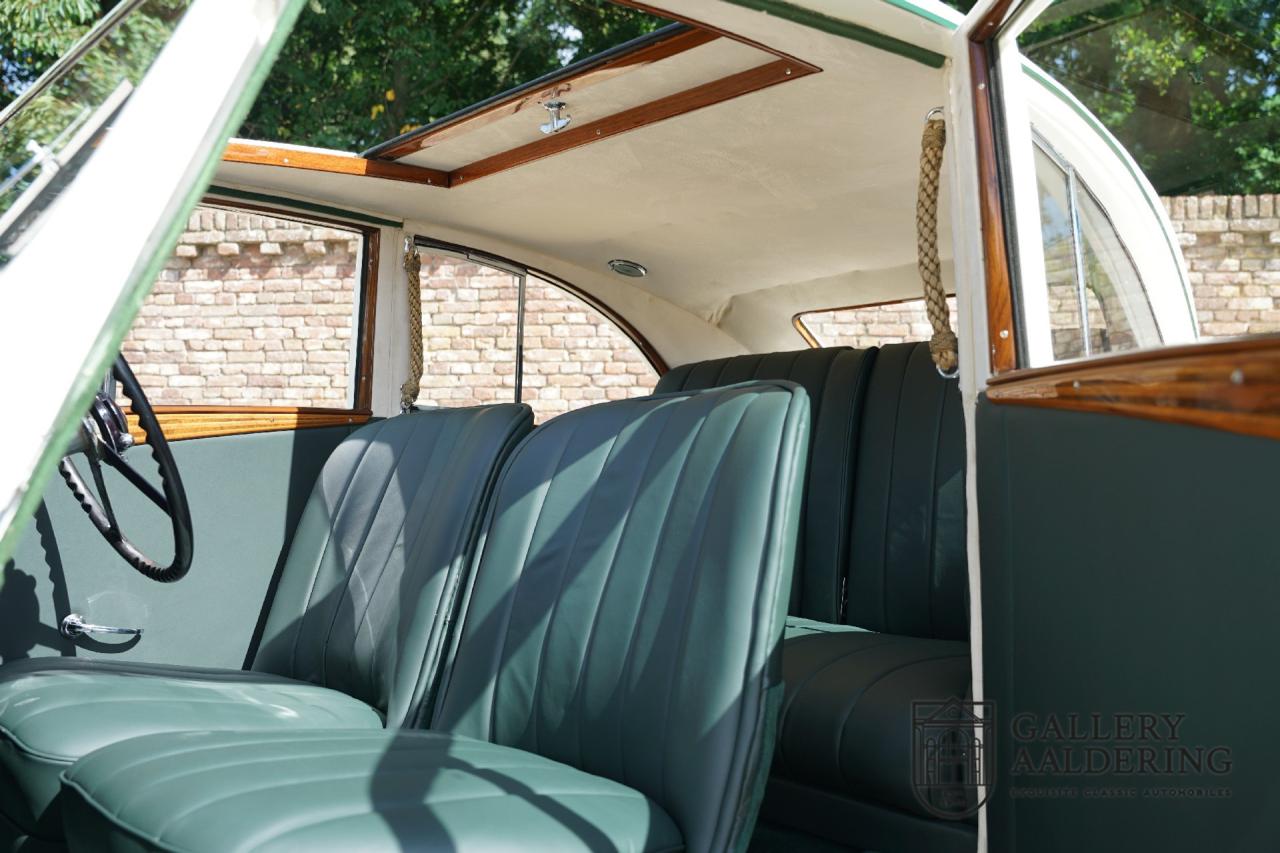 1933 Bentley 3&frac12; litre &ldquo;Streamline&rdquo; by Park Ward &amp; Co