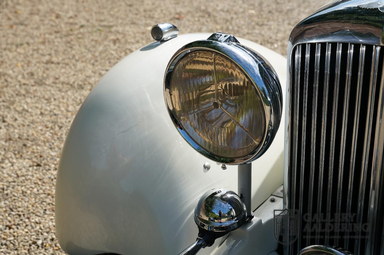 1933 Bentley 3&frac12; litre &ldquo;Streamline&rdquo; by Park Ward &amp; Co
