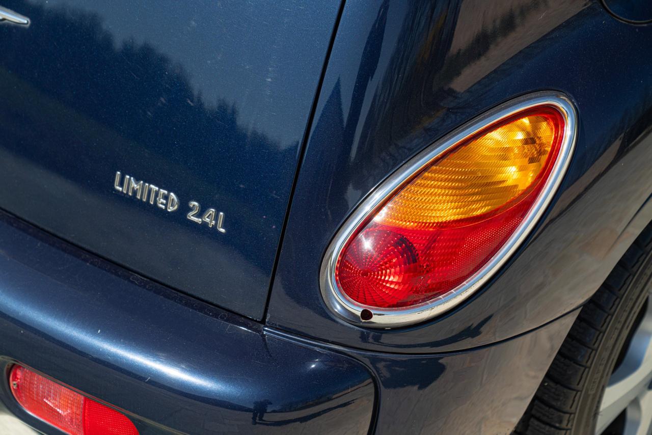2005 Chrysler PT CRUISER  LIMITED 2.4 L CABRIOLET