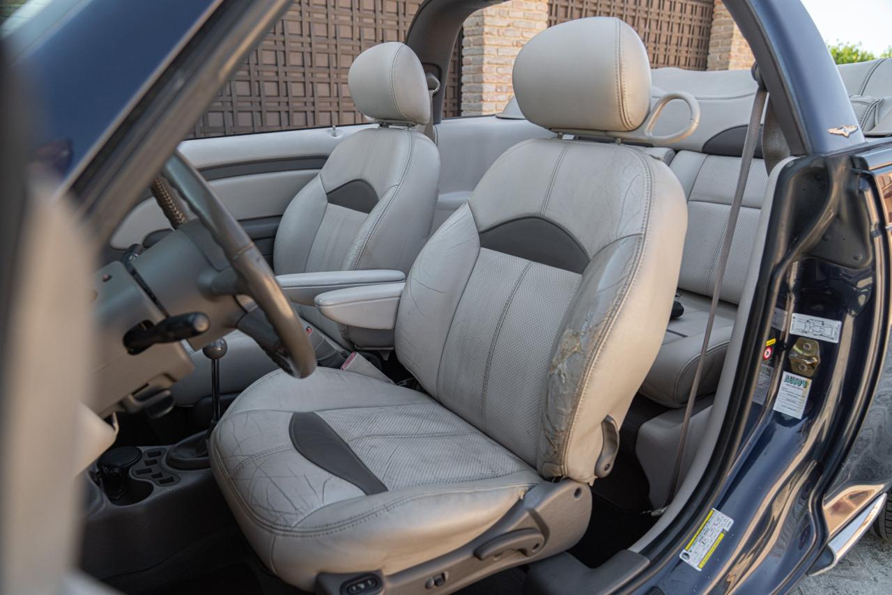 2005 Chrysler PT CRUISER  LIMITED 2.4 L CABRIOLET