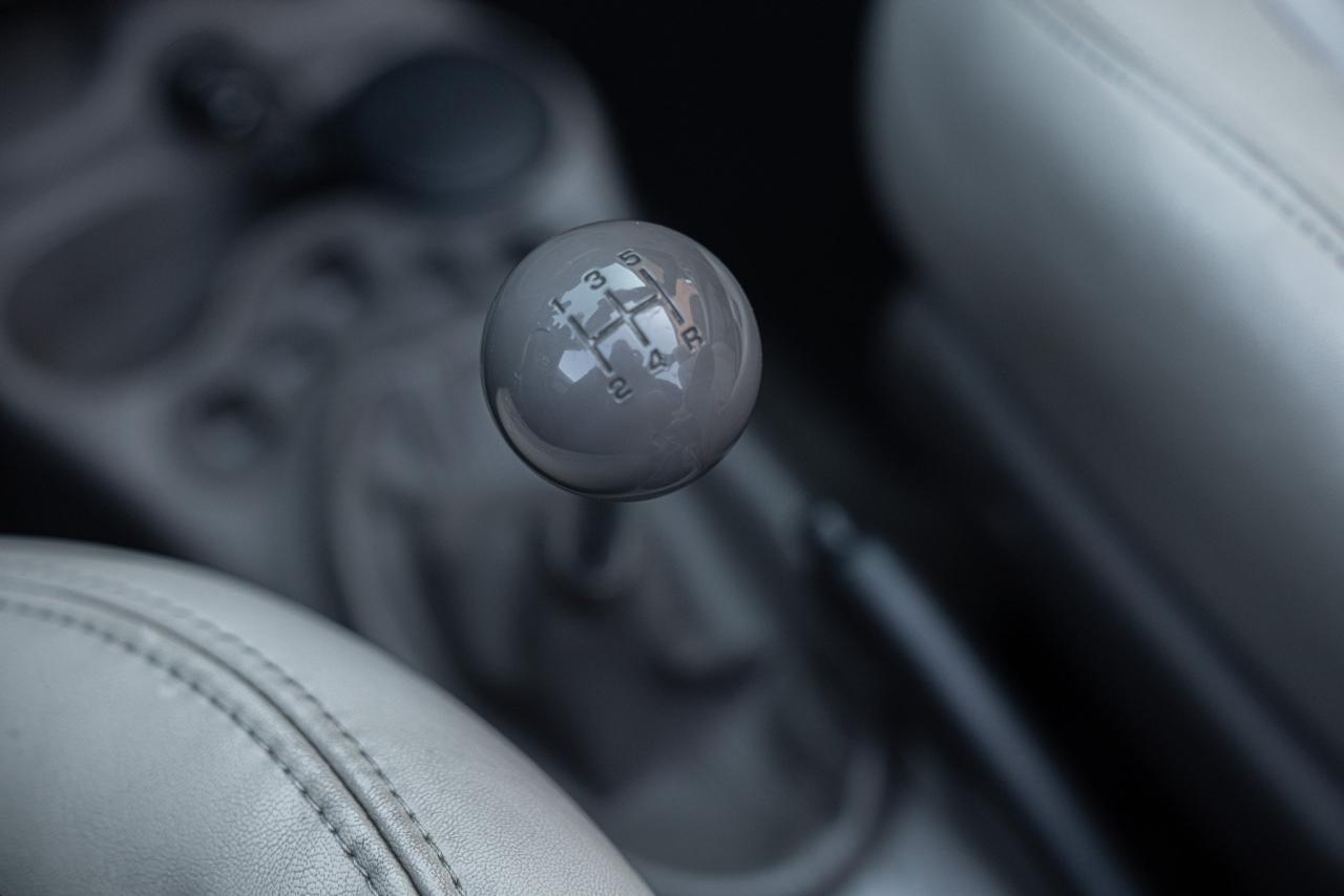 2005 Chrysler PT CRUISER  LIMITED 2.4 L CABRIOLET