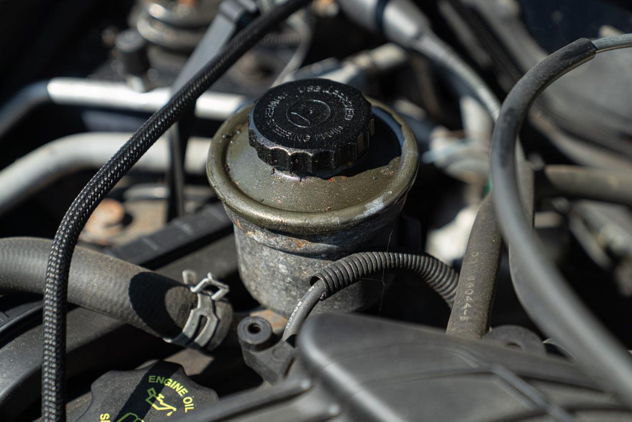 2005 Chrysler PT CRUISER  LIMITED 2.4 L CABRIOLET