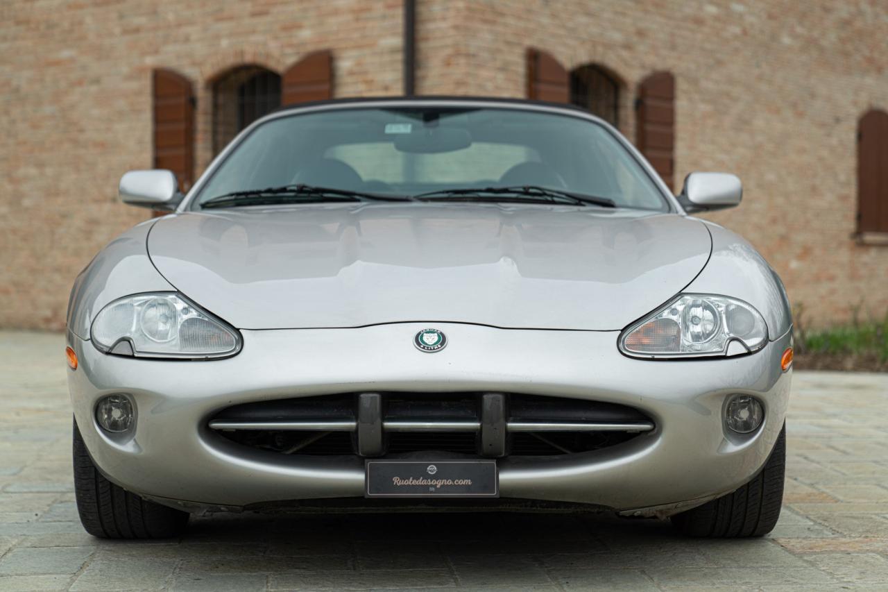 2000 Jaguar XK8 SPIDER