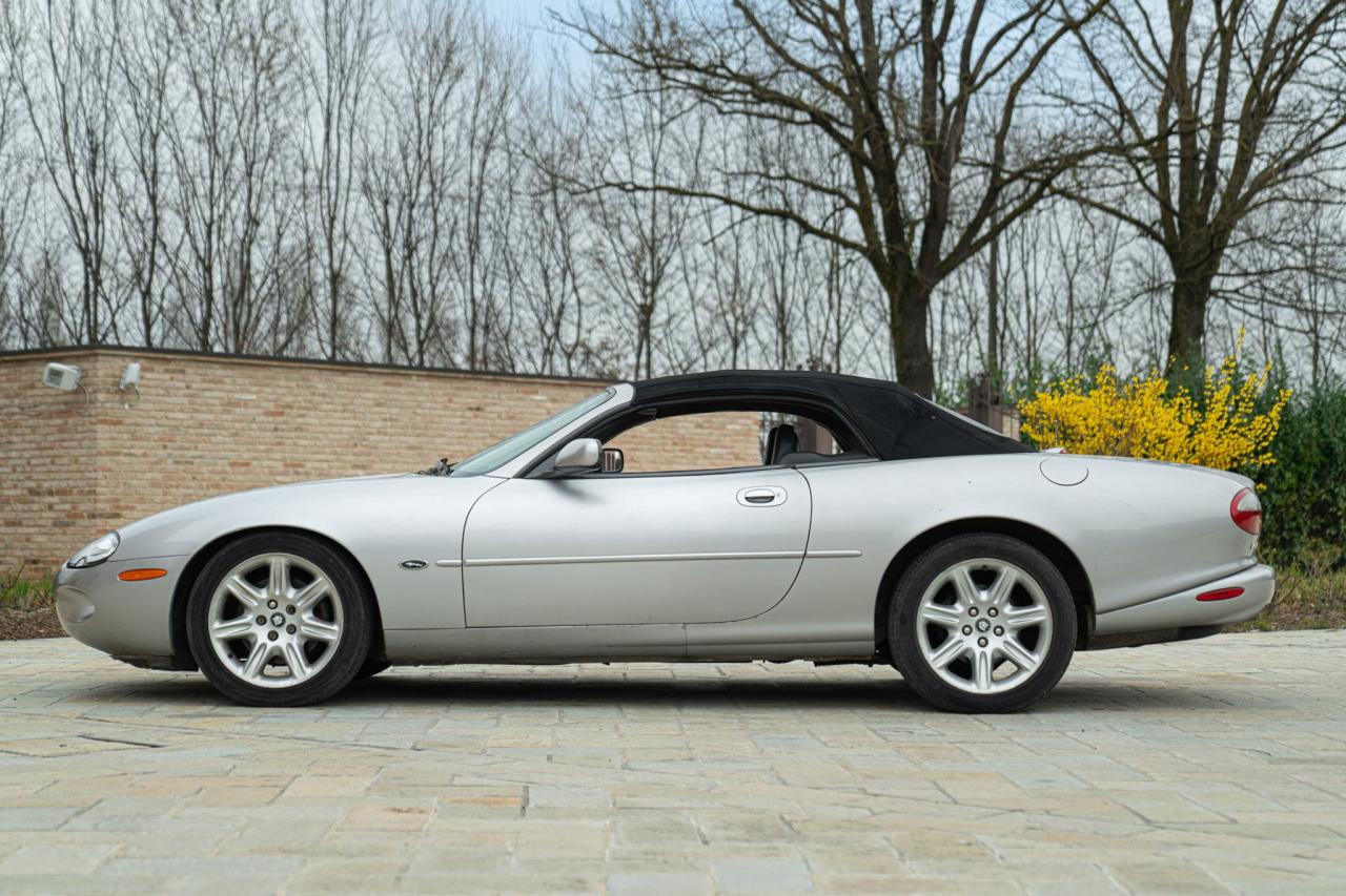 2000 Jaguar XK8 SPIDER