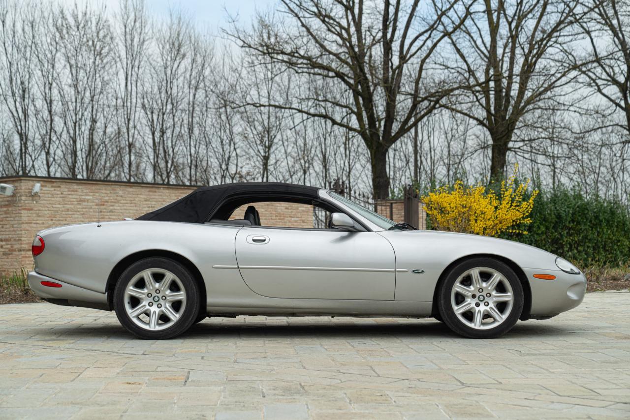 2000 Jaguar XK8 SPIDER