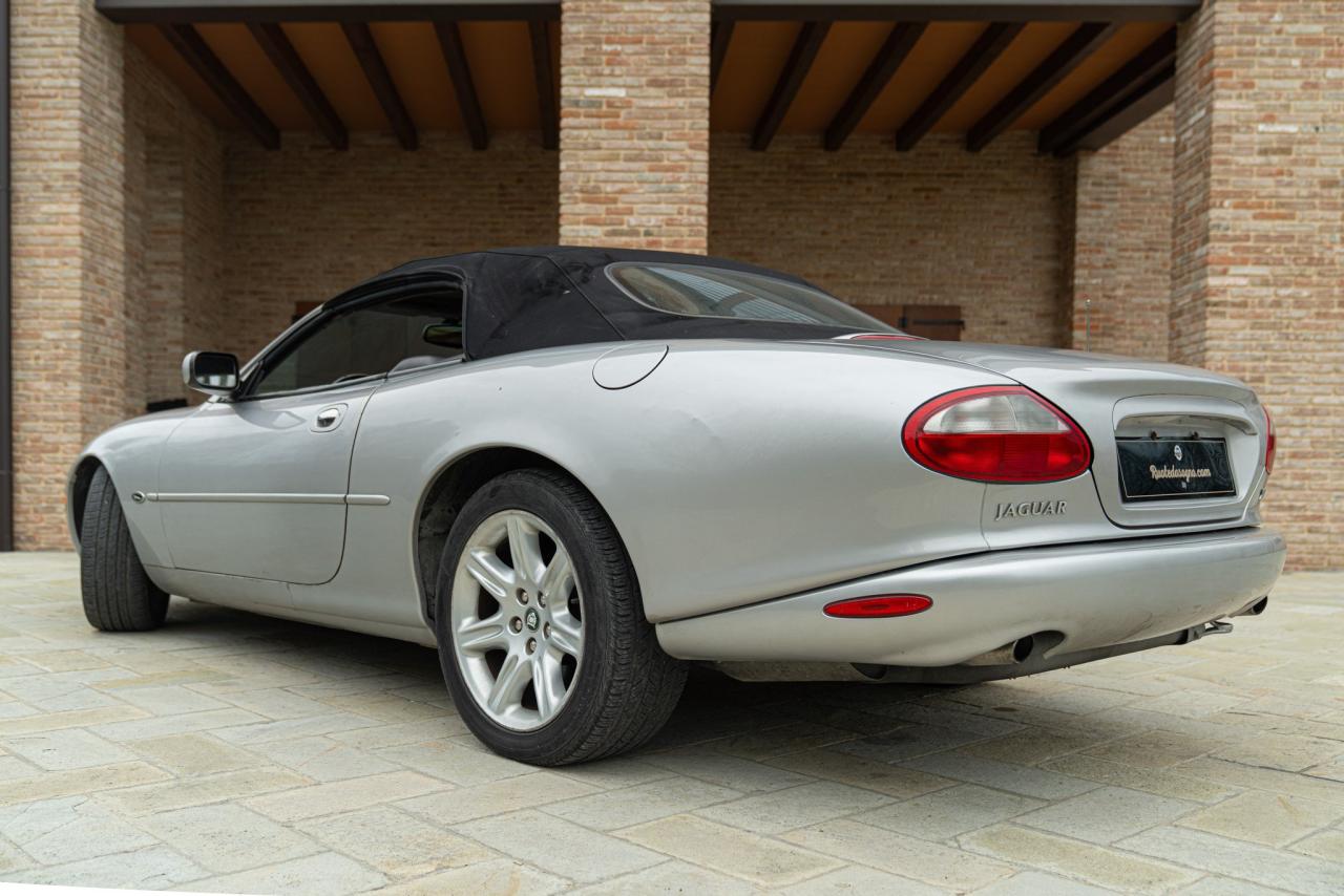 2000 Jaguar XK8 SPIDER