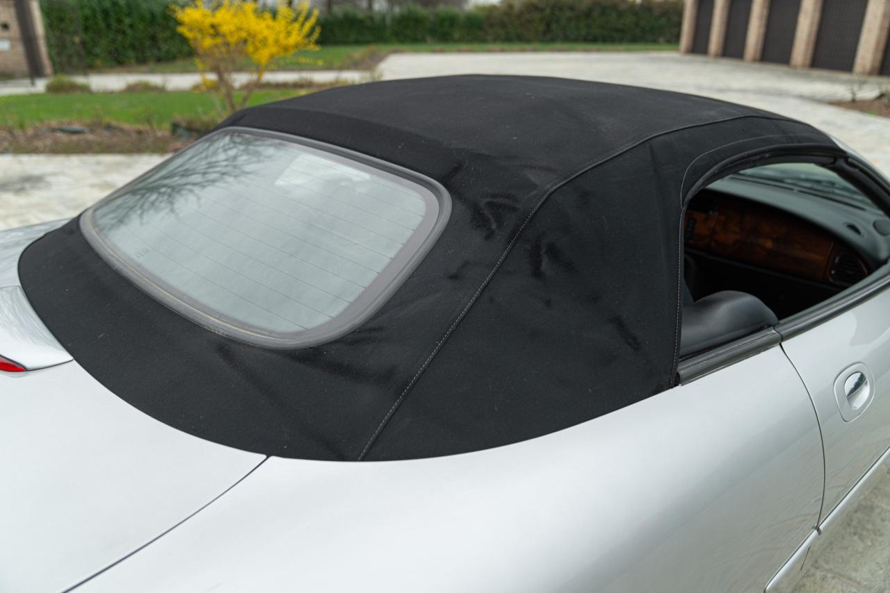 2000 Jaguar XK8 SPIDER