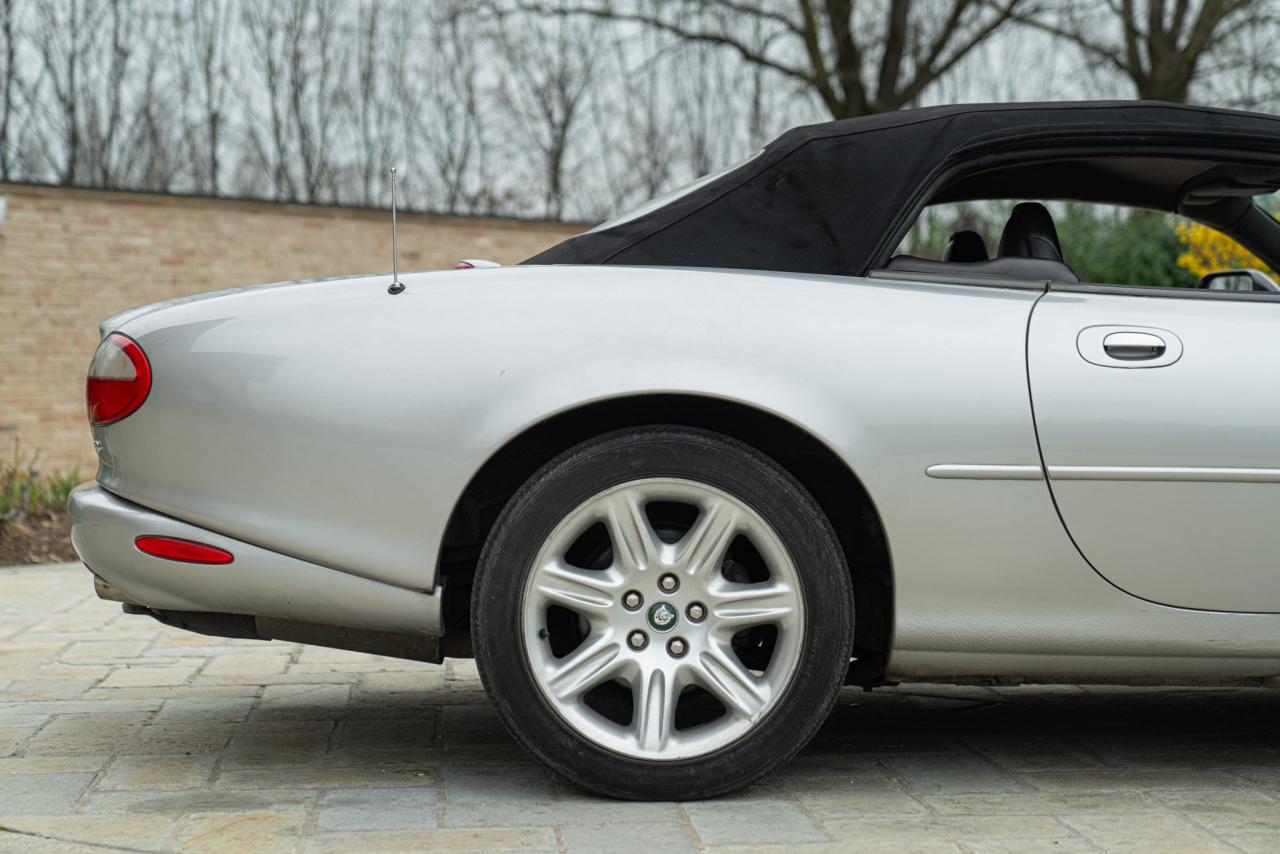 2000 Jaguar XK8 SPIDER