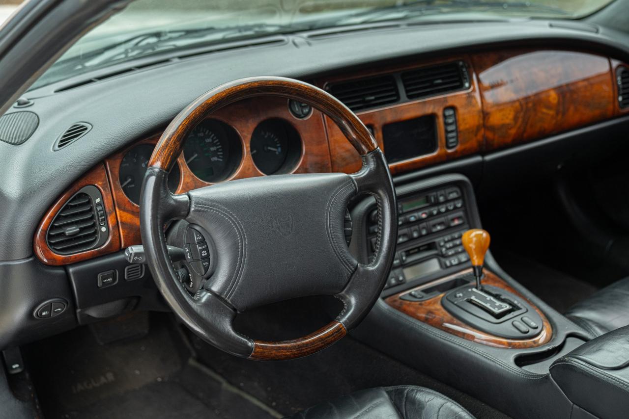 2000 Jaguar XK8 SPIDER