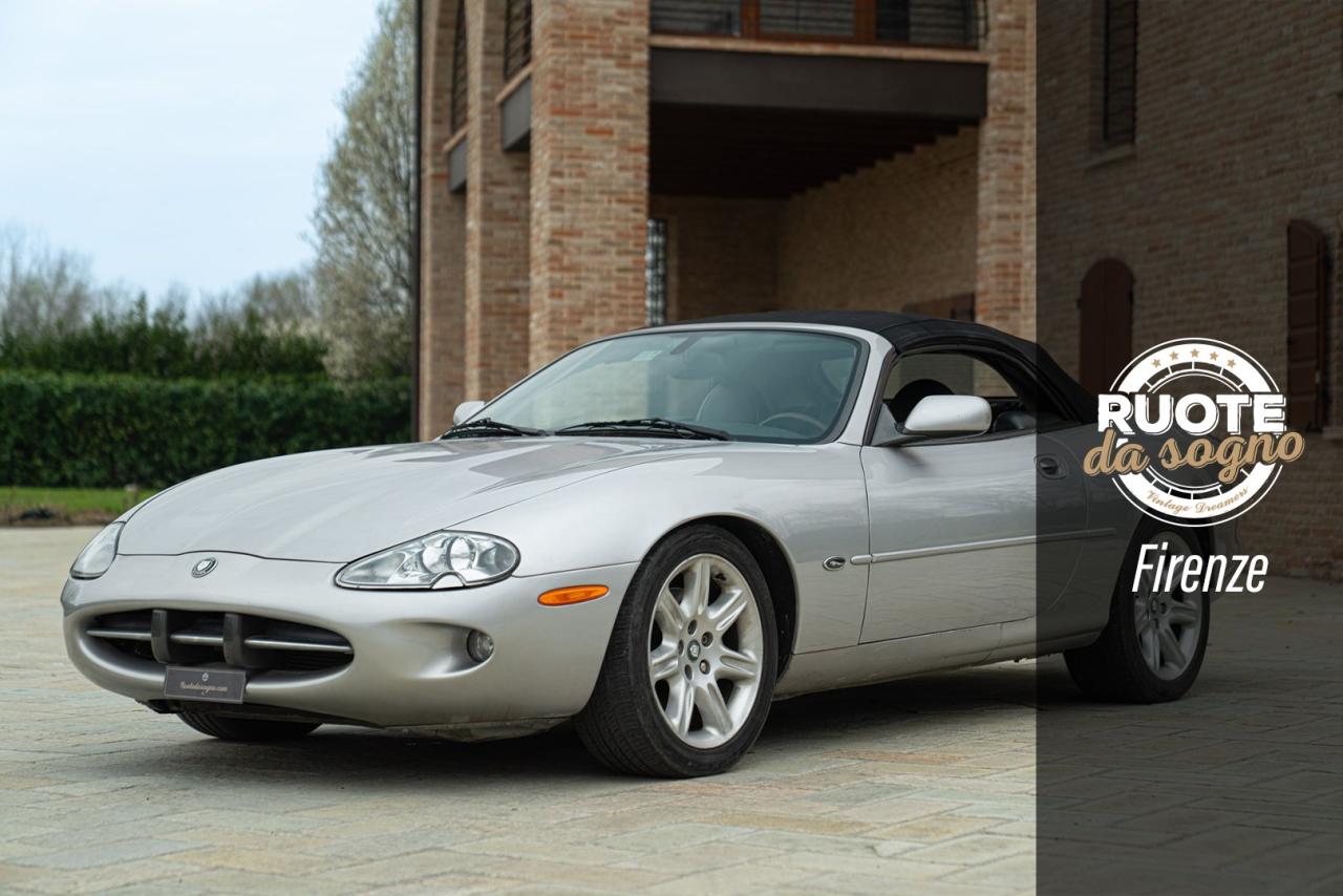 2000 Jaguar XK8 SPIDER