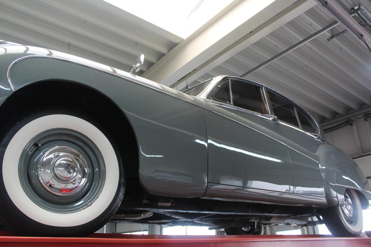 1959 Jaguar MK IX Saloon