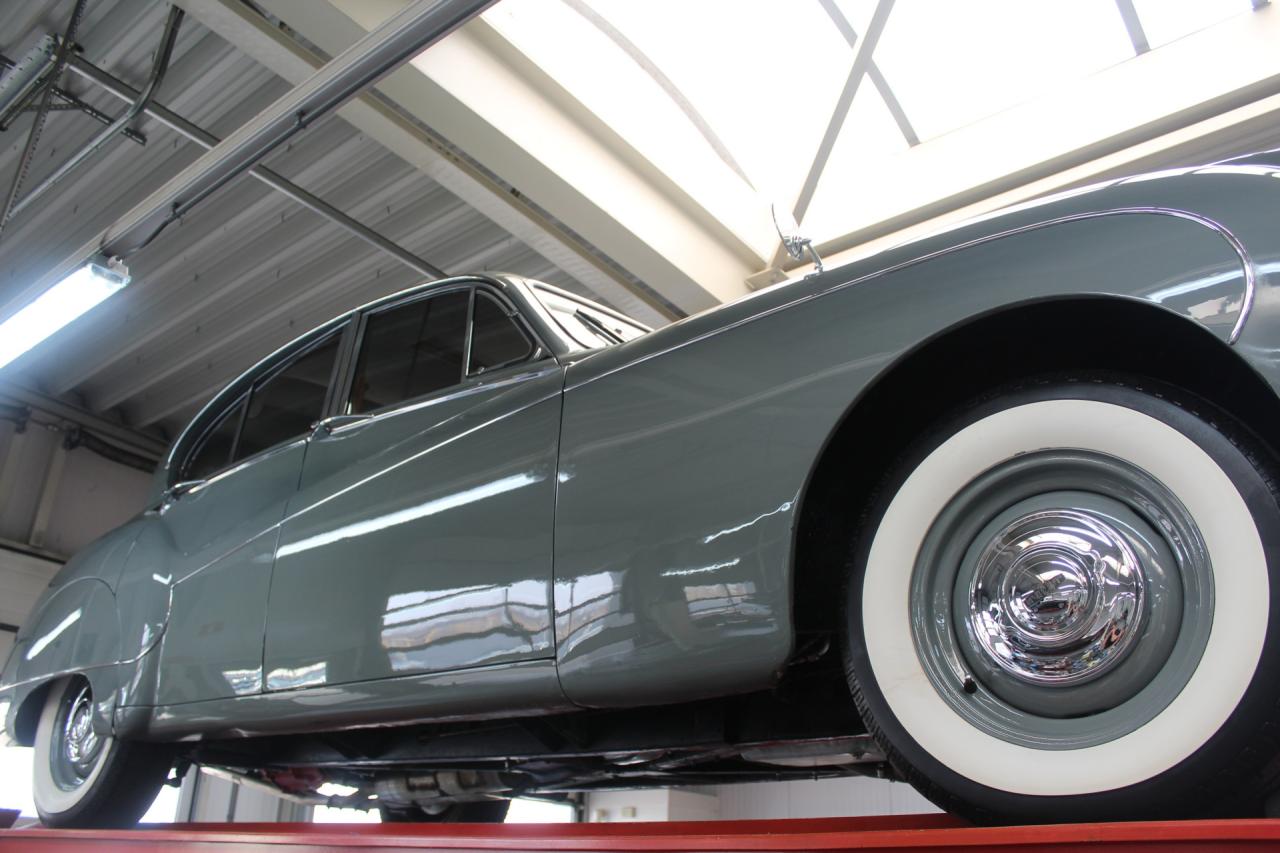 1959 Jaguar MK IX Saloon