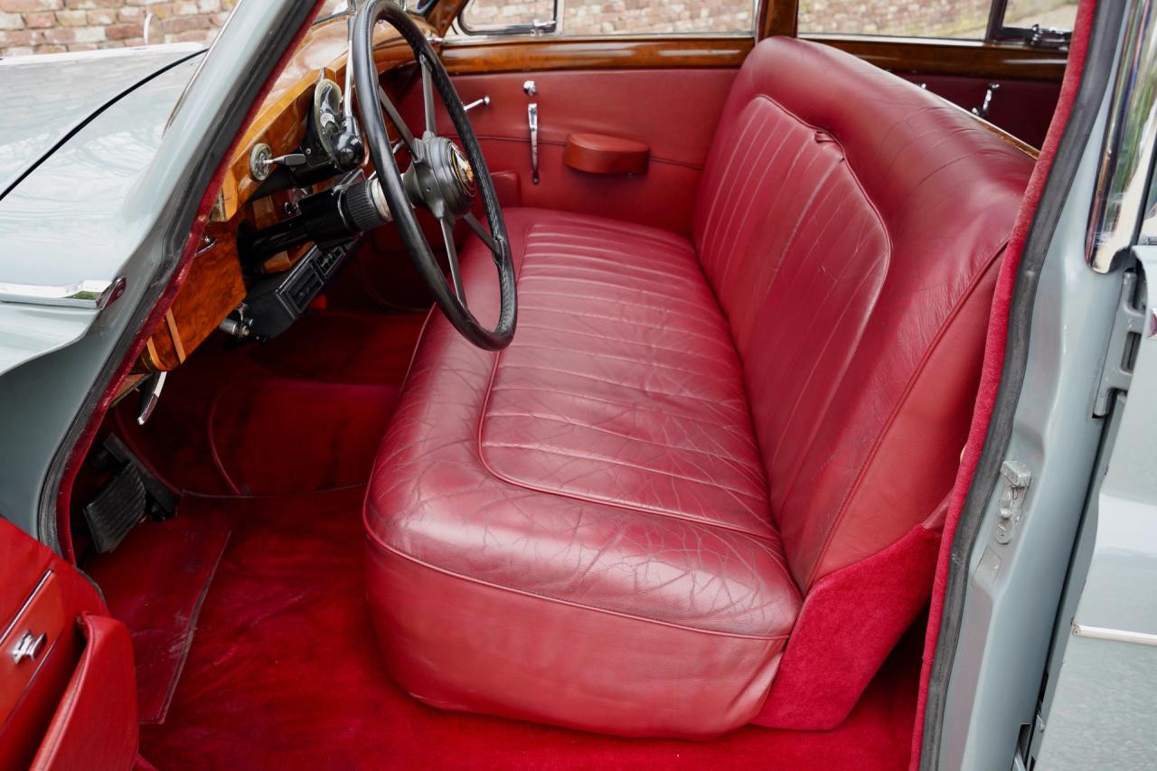 1959 Jaguar MK IX Saloon