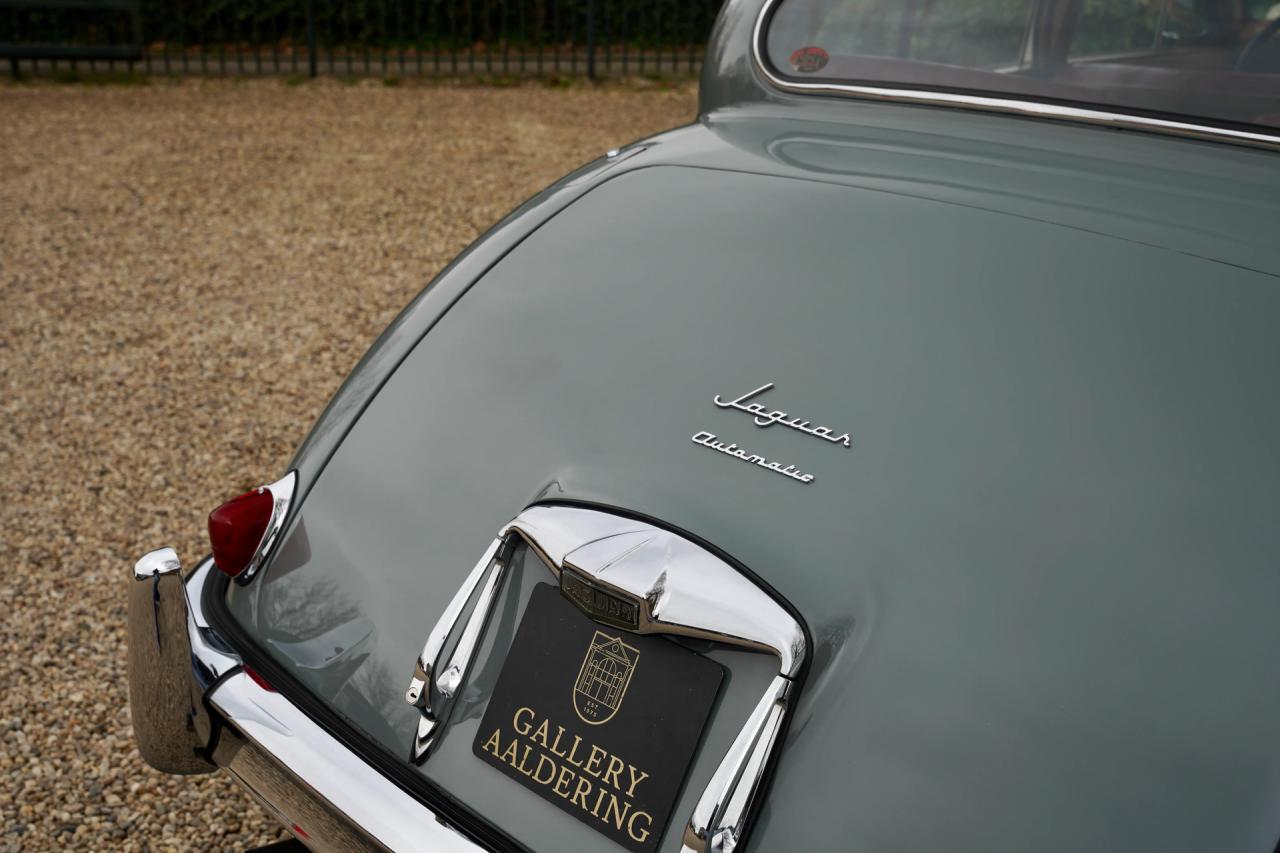 1959 Jaguar MK IX Saloon