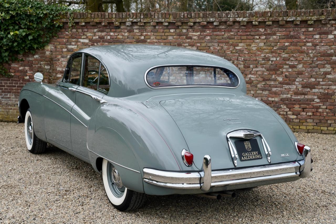 1959 Jaguar MK IX Saloon