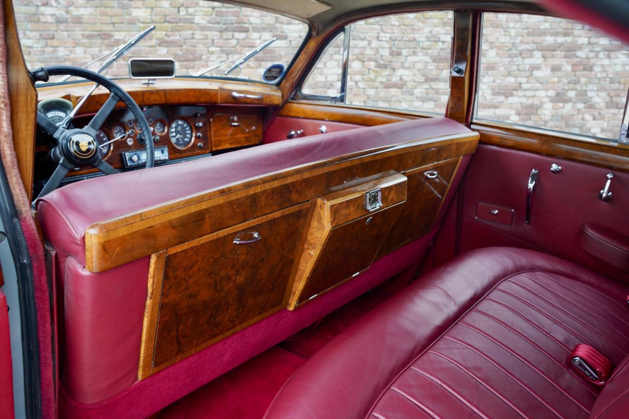 1959 Jaguar MK IX Saloon