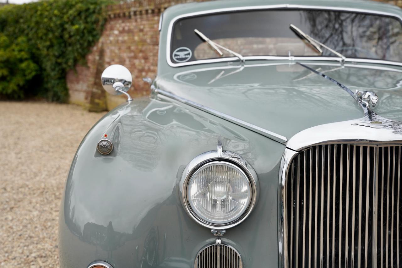1959 Jaguar MK IX Saloon