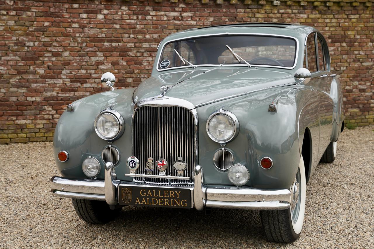 1959 Jaguar MK IX Saloon