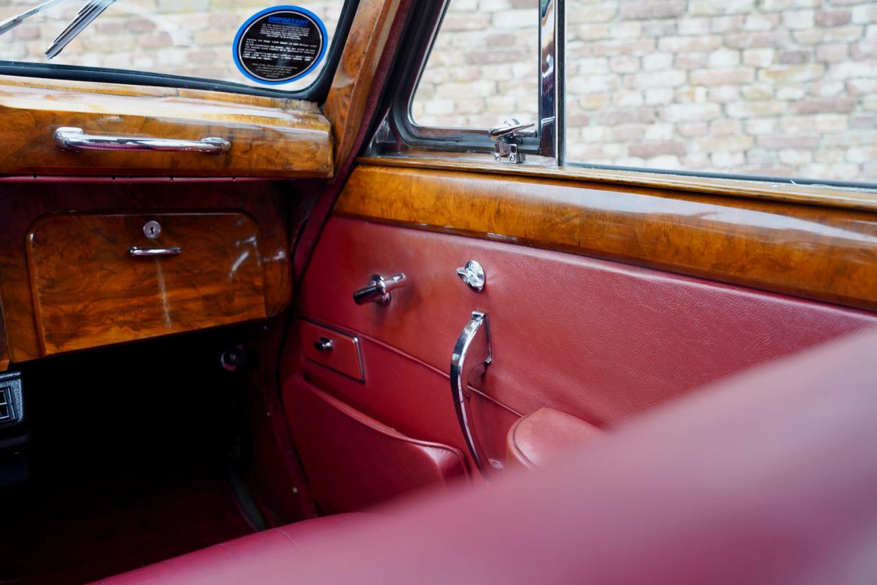 1959 Jaguar MK IX Saloon