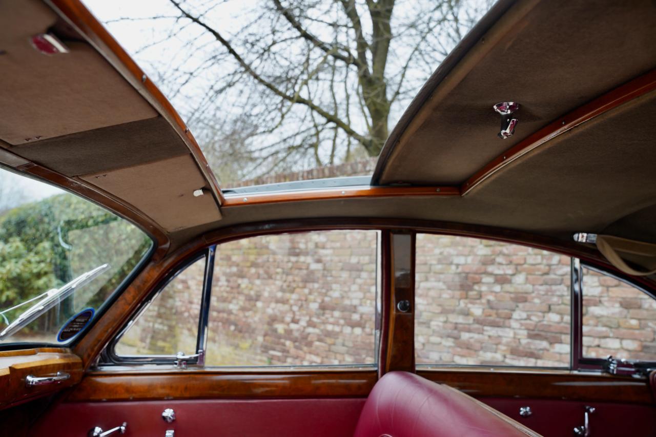 1959 Jaguar MK IX Saloon