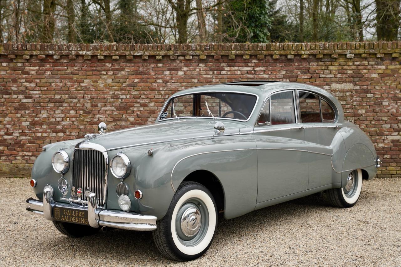 1959 Jaguar MK IX Saloon