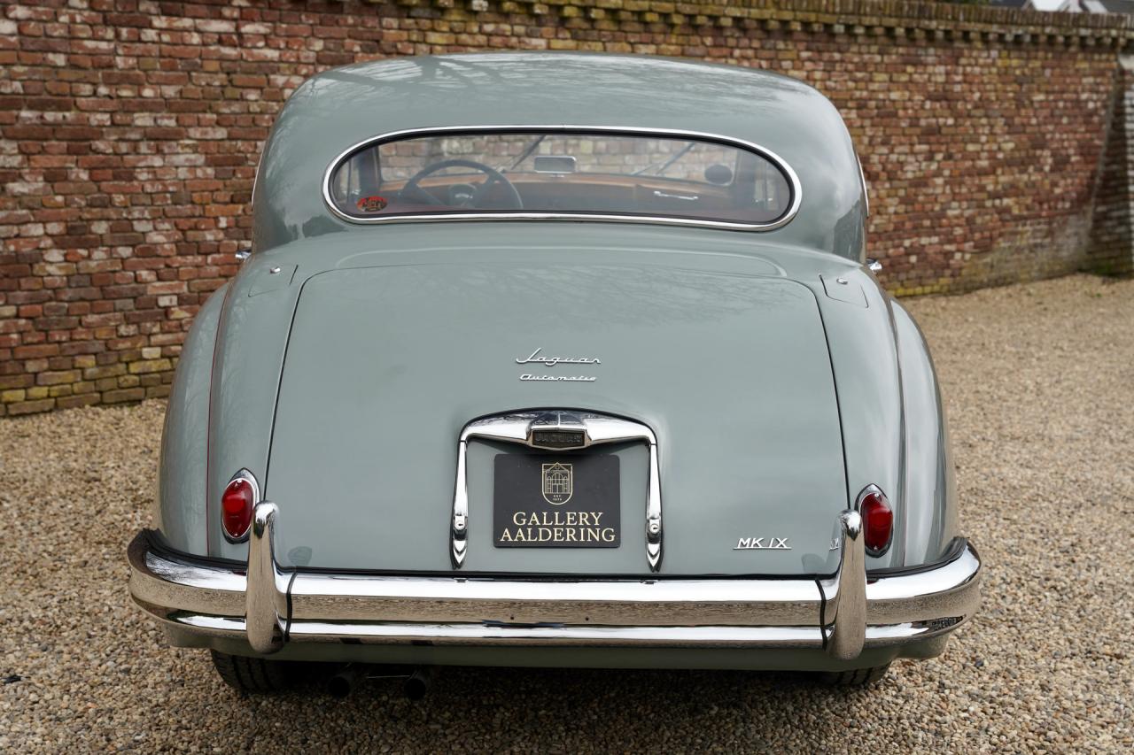 1959 Jaguar MK IX Saloon