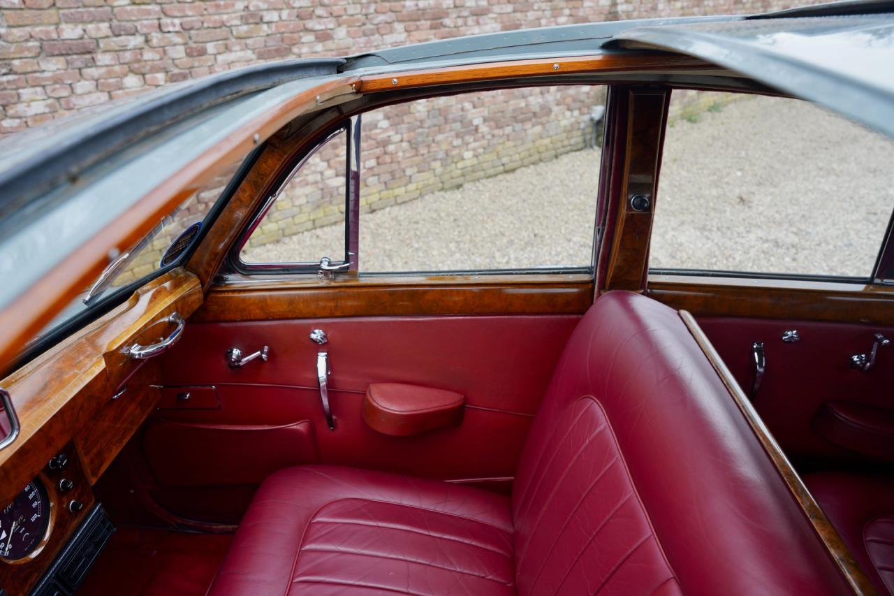 1959 Jaguar MK IX Saloon