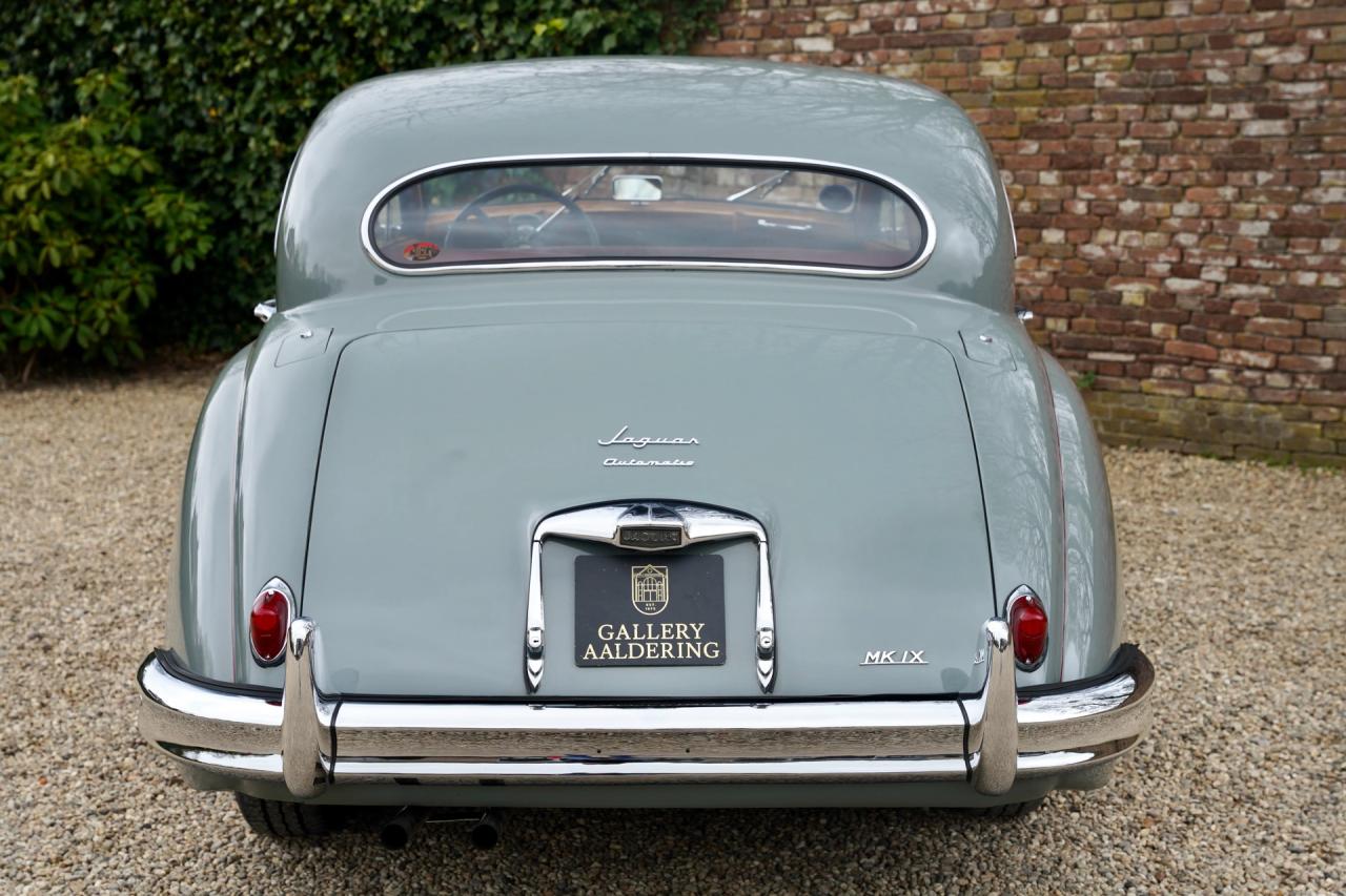 1959 Jaguar MK IX Saloon