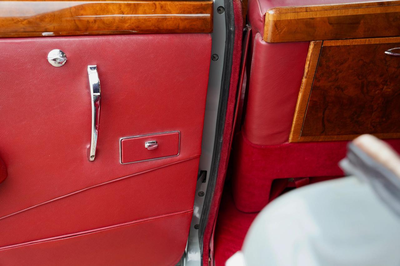 1959 Jaguar MK IX Saloon