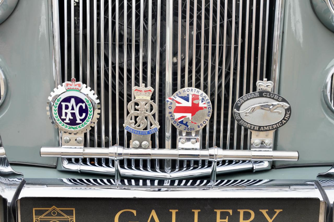 1959 Jaguar MK IX Saloon