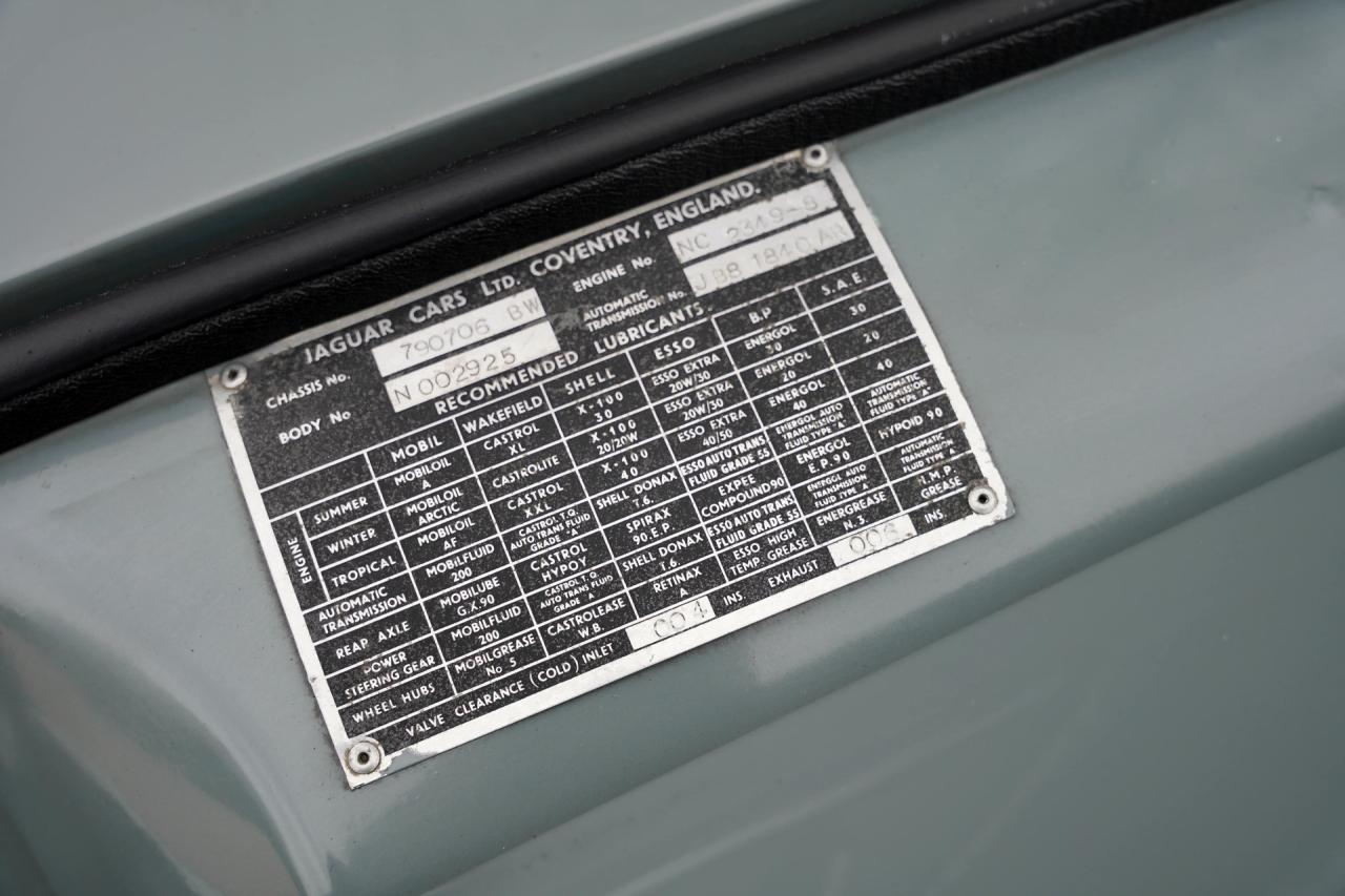 1959 Jaguar MK IX Saloon